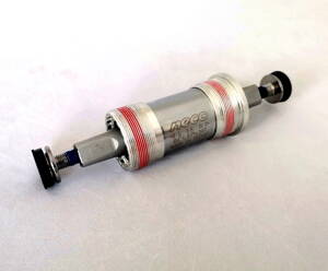 Zapúzdrený stred NECO BB920H 68/113 mm BSA - JIS