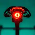 LEZYNE Zadné svetlo SADDLE Ai ALERT 250
