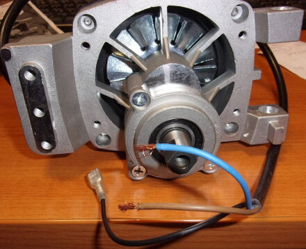 825400045 - Motor