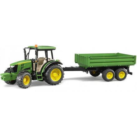 Traktor John Deere 5115M so sklopným prívesom