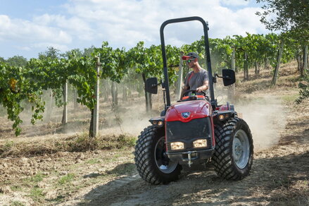 Traktor Antonio Carraro TRX5800 V