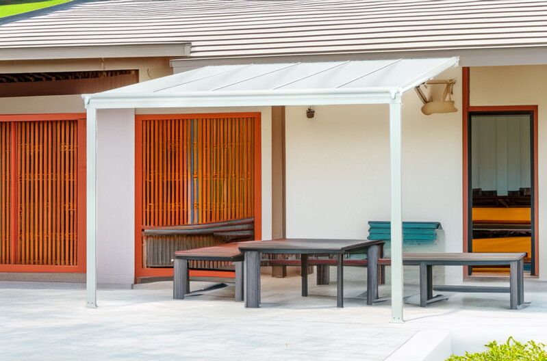 hliníková pergola LANITPLAST WALL 33 biela + číry PC hliníková pergola LANITPLAST WALL 33 biela + číry PC