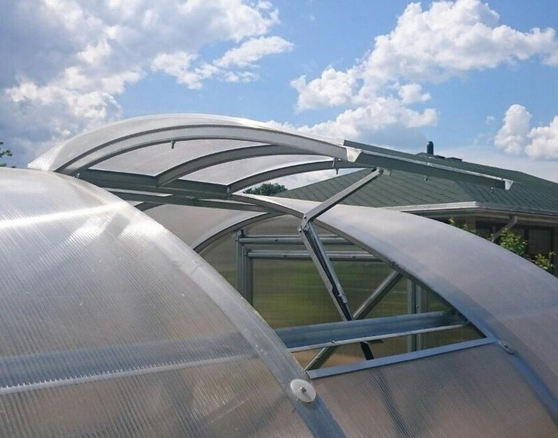 strešné okno pre oblúkový skleník LANITPLAST LUCIUS 4/6 mm LG3122 strešné okno pre oblúkový skleník LANITPLAST LUCIUS 4/6 mm LG3122