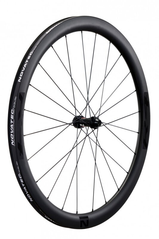Novatec R4-CL Disc 28" sada kolies, pevná os, Shimano HG
