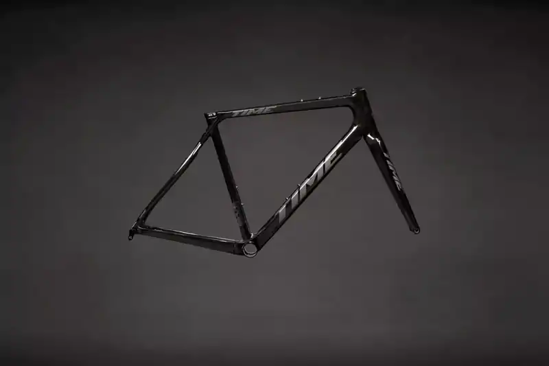 TIME Rám ADHX gloss carbon TIME Rám ADHX gloss carbon