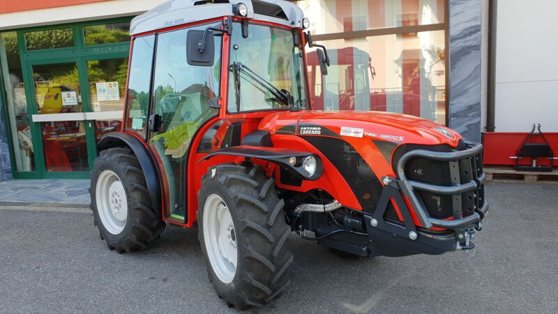 Traktor Antonio Carraro TRX7800S kabína