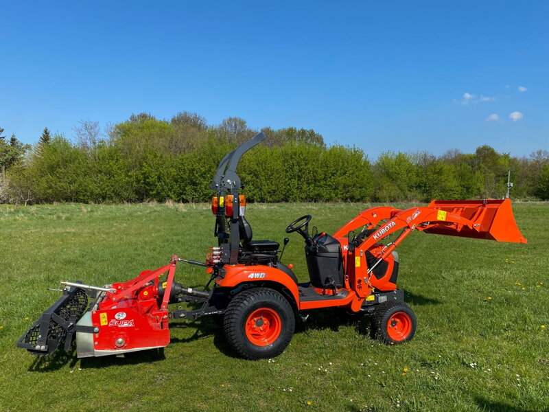 Traktor Kubota BX231 set + nakladač a rekultivátor